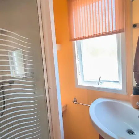 Mobil-home Avec Clim - 4 Pers. - Api-1-52-3000 Camping