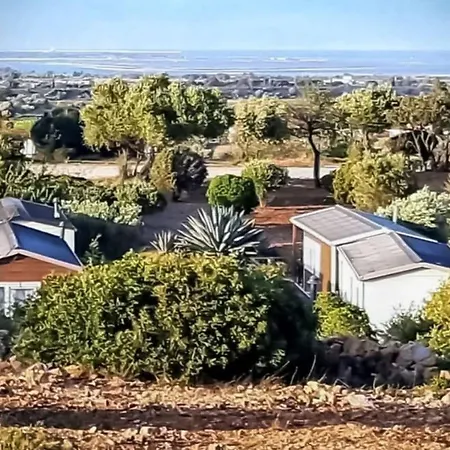 Mobil-home Avec Clim - 4 Pers. - Api-1-52-3000 * Caves